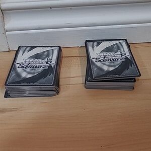 Around 100 Weiss Schwarz cards